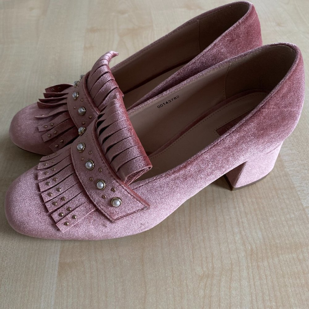 Pink Velvet Pumps with Pearl Accent Fringed
